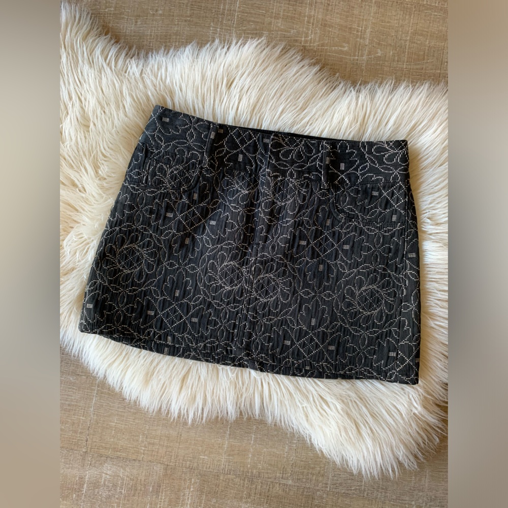 Alice + Olivia Black Mini Skirt with White Floral Pattern
